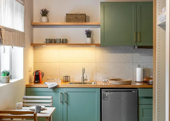 Aesthesis By Raise Pavliani